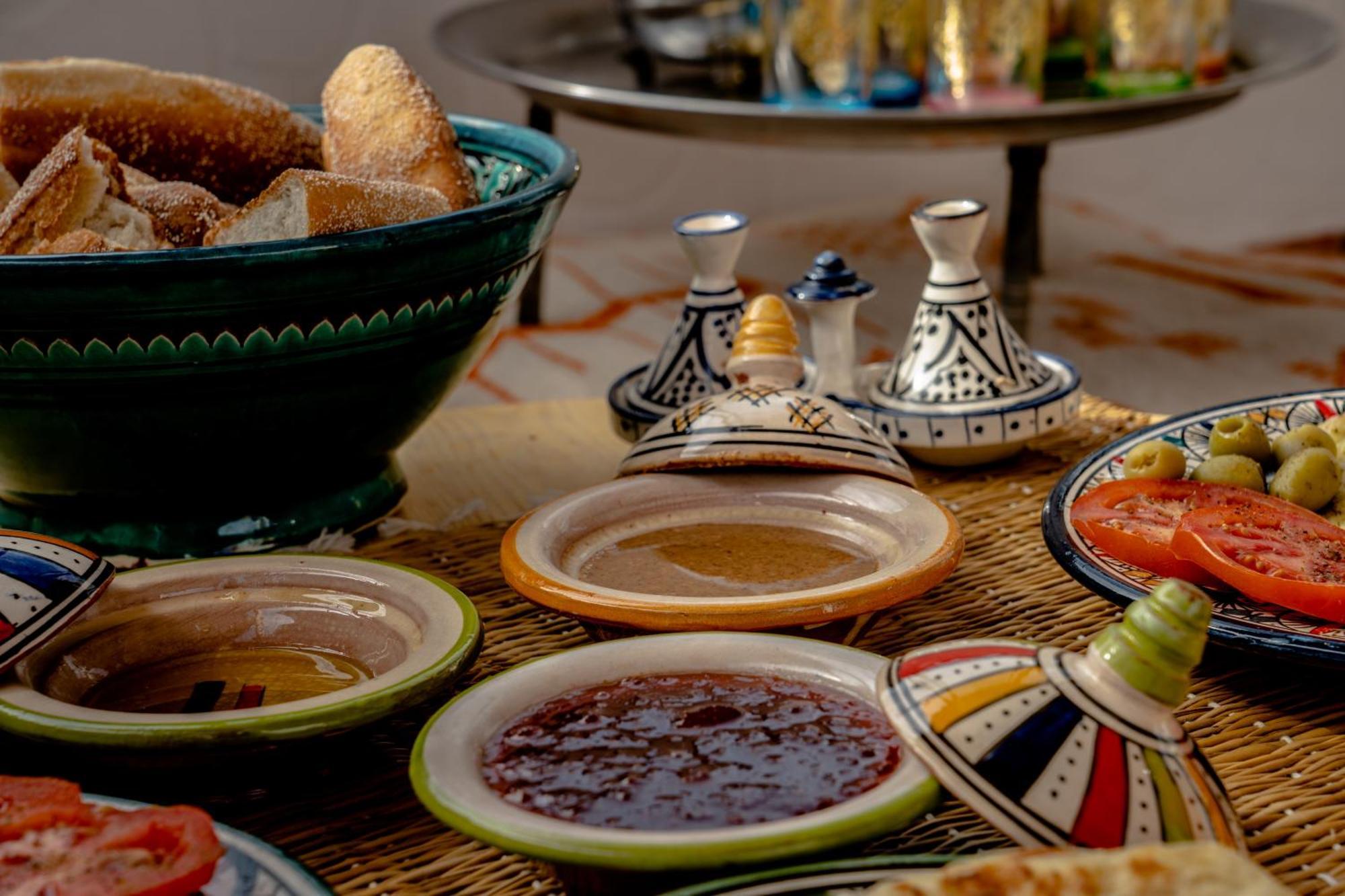 Tigmi Ossmon Hostel Agadir Esterno foto
