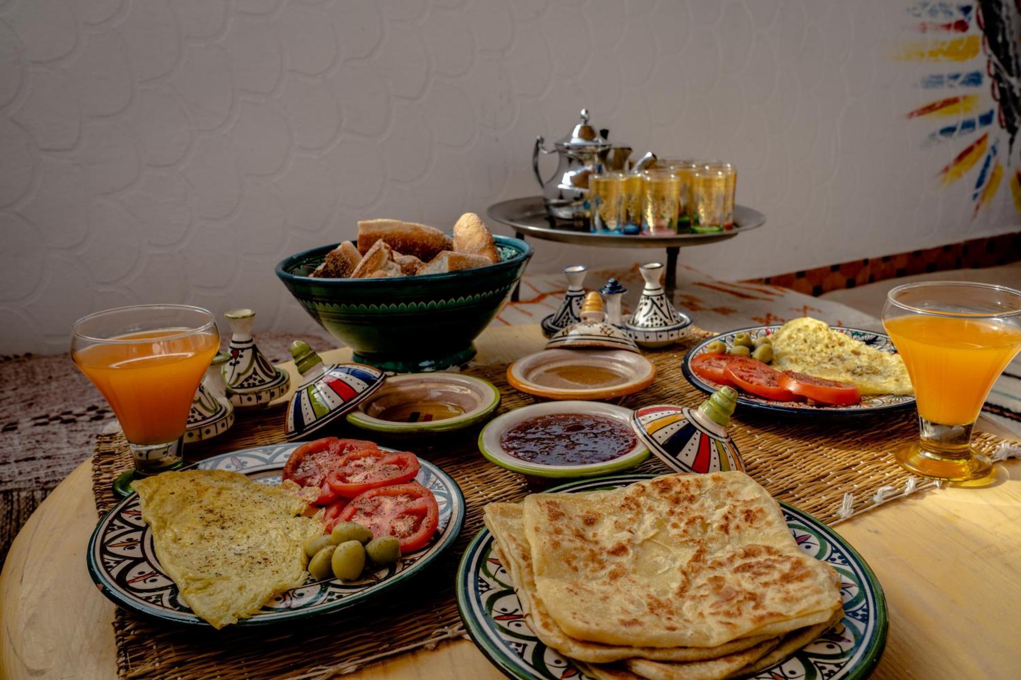 Tigmi Ossmon Hostel Agadir Esterno foto